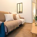 Typical Apartment For 4 In Paris 9